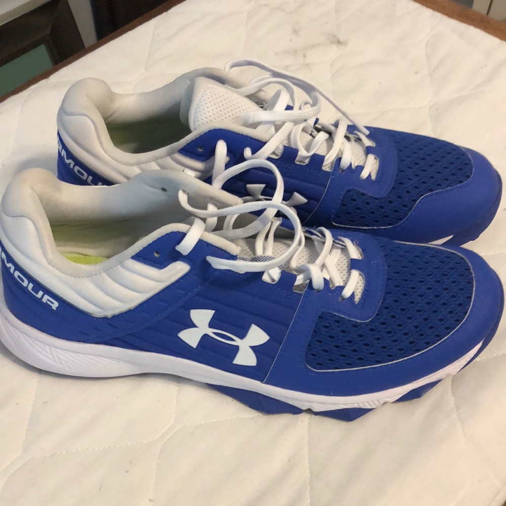 Under Armor Indoor baseball or tennis shoes. 11